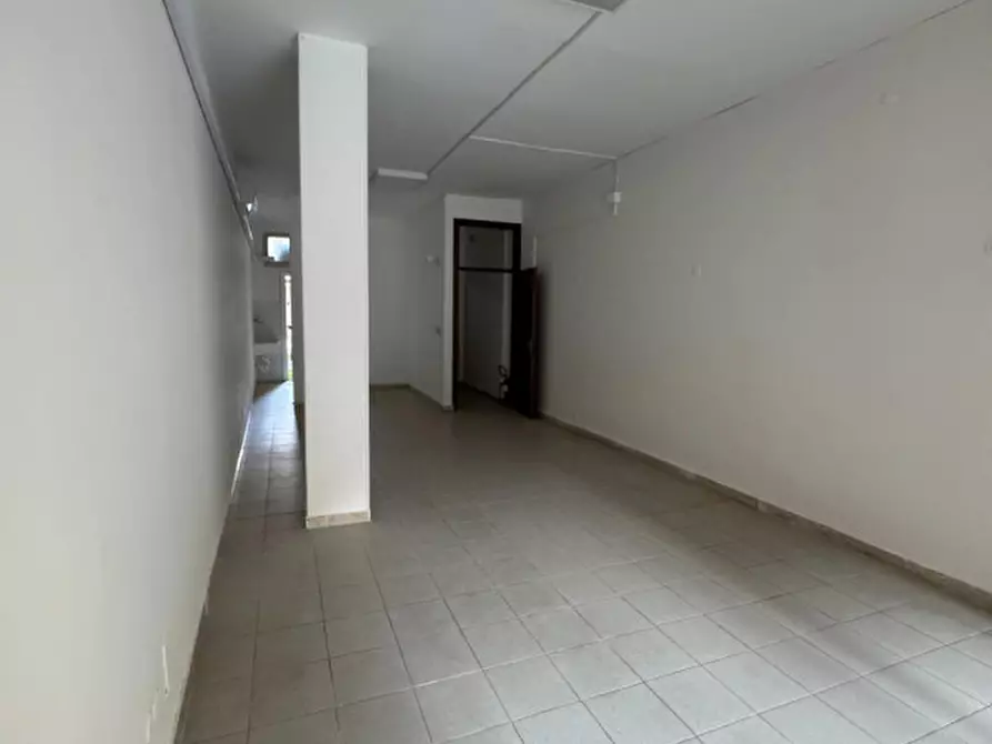 Immagine 17 di Negozio in affitto  in Via Giuseppe Caprin 49 a Grado