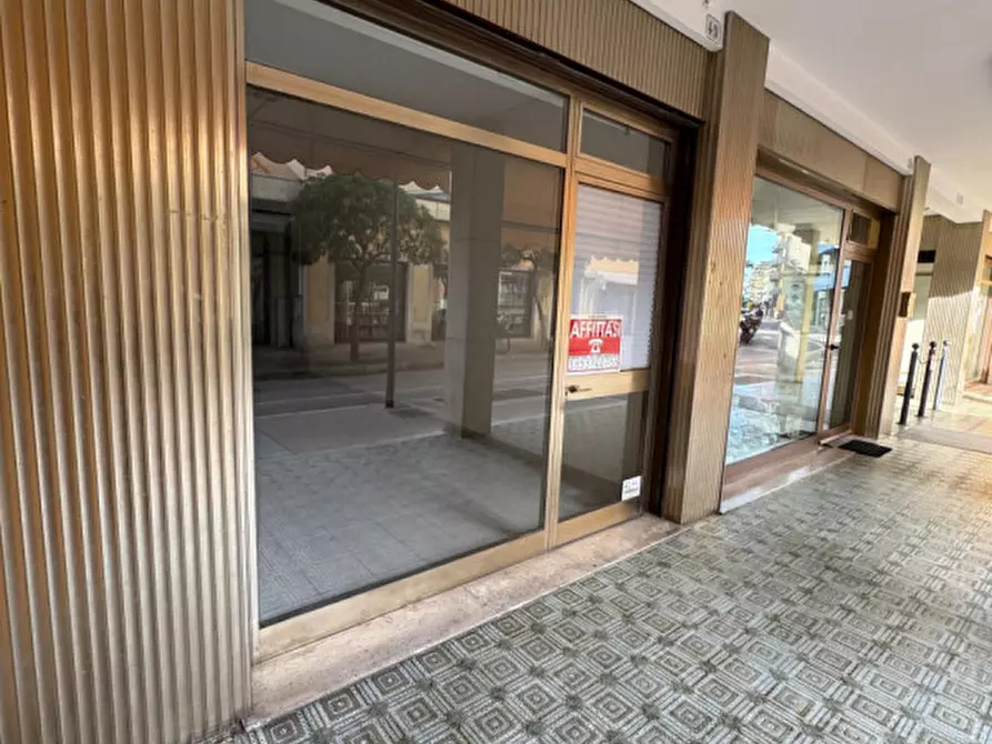 Immagine 19 di Negozio in affitto  in Via Giuseppe Caprin 49 a Grado