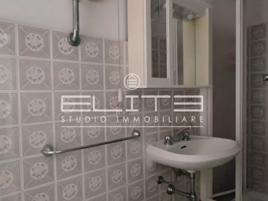 Immagine 8 di Villetta a schiera in vendita  in VIA IV NOVEMBRE a Numana