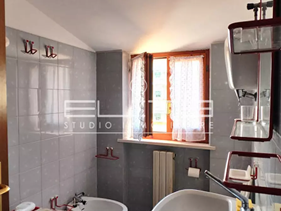 Immagine 16 di Appartamento in vendita  in VIA ISCHIA a Numana