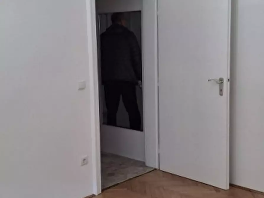 Immagine 6 di Monolocale in vendita  in Via Cavour - Cavourstraße a Bolzano