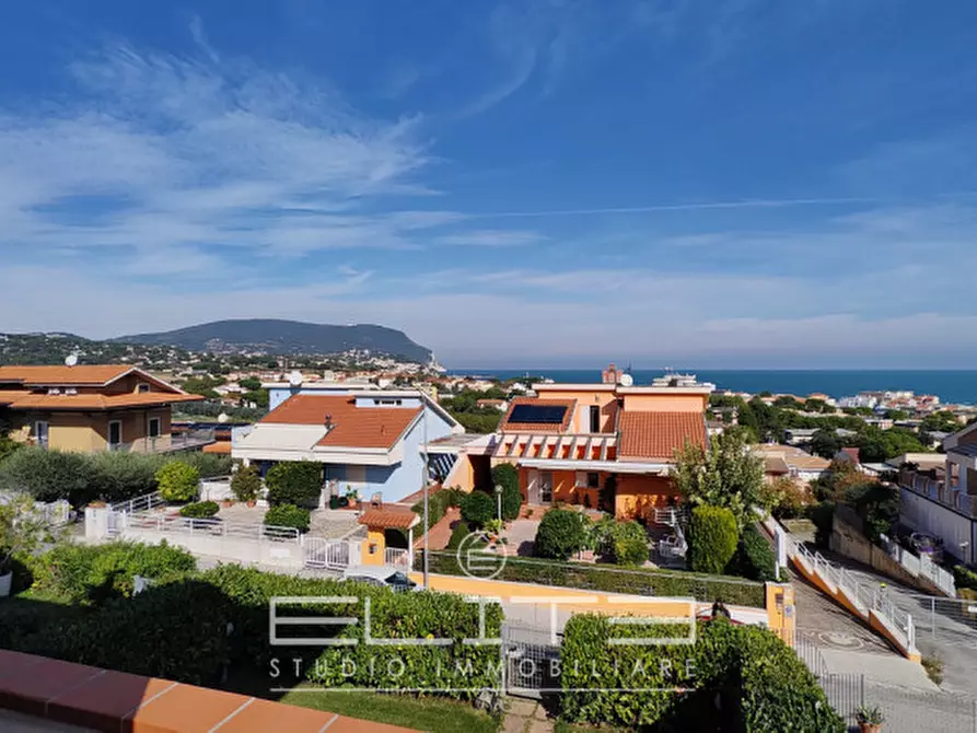 Immagine 2 di Appartamento in vendita  in VIA AMALFI 52 a Numana