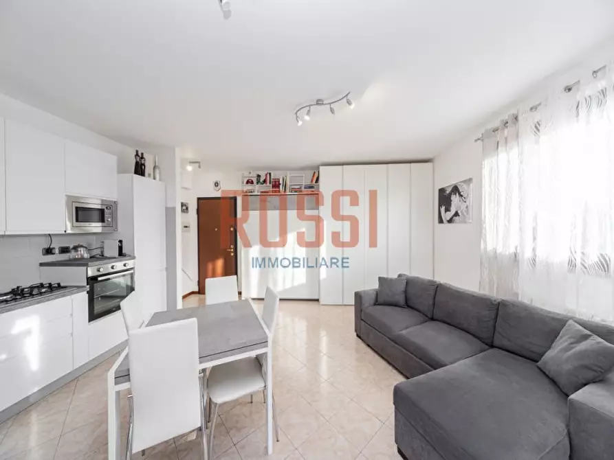 Immagine 4 di Appartamento in vendita  in VIA FRATELLI CERVI a Macherio