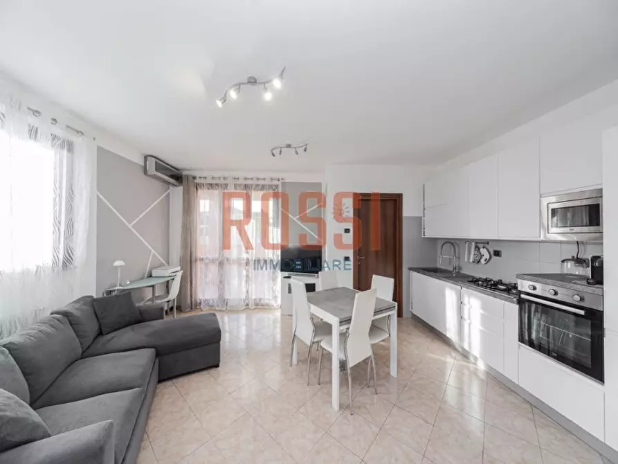 Immagine 5 di Appartamento in vendita  in VIA FRATELLI CERVI a Macherio