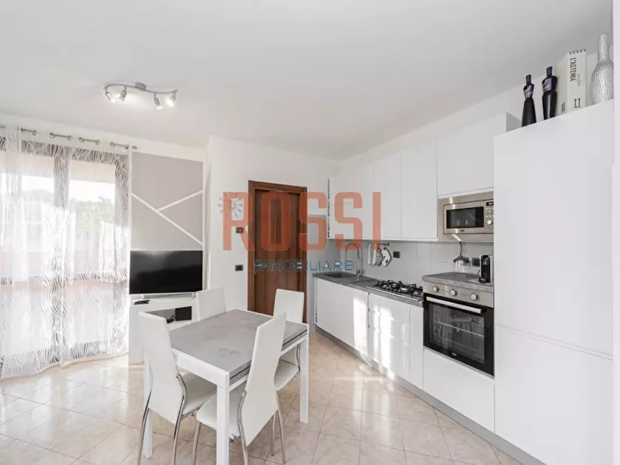 Immagine 6 di Appartamento in vendita  in VIA FRATELLI CERVI a Macherio