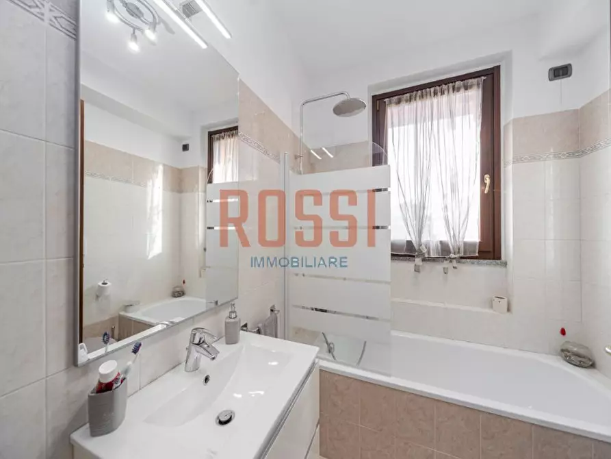 Immagine 10 di Appartamento in vendita  in VIA FRATELLI CERVI a Macherio