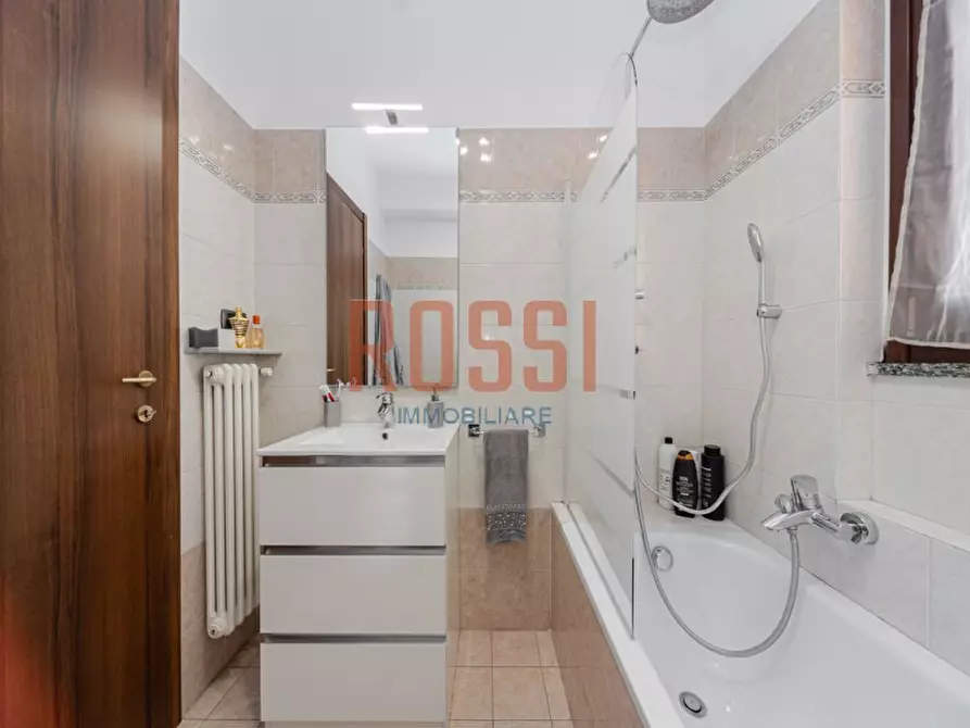 Immagine 11 di Appartamento in vendita  in VIA FRATELLI CERVI a Macherio