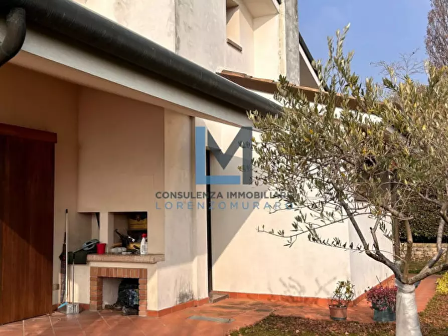 Immagine 5 di Villa in vendita  a Montebelluna