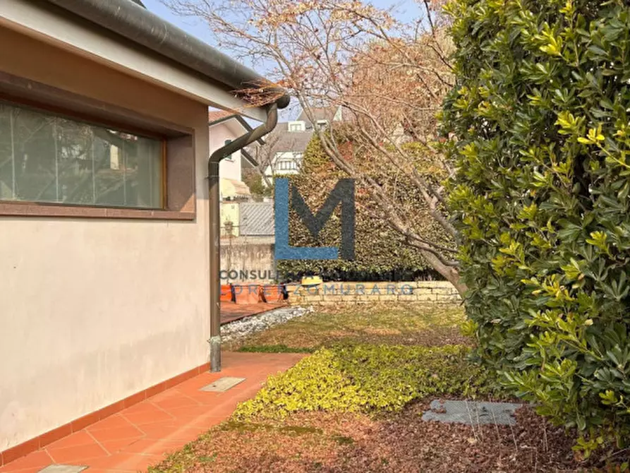 Immagine 6 di Villa in vendita  a Montebelluna