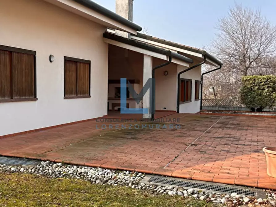 Immagine 7 di Villa in vendita  a Montebelluna