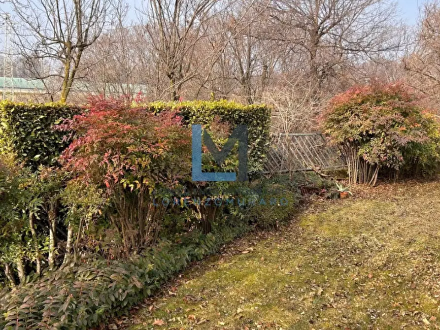 Immagine 8 di Villa in vendita  a Montebelluna