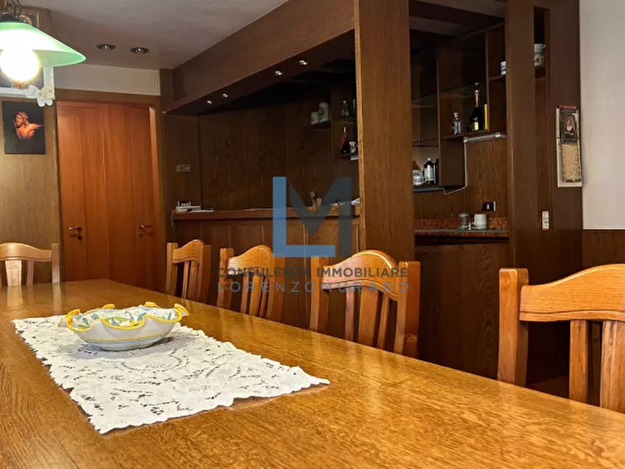 Immagine 10 di Villa in vendita  a Montebelluna