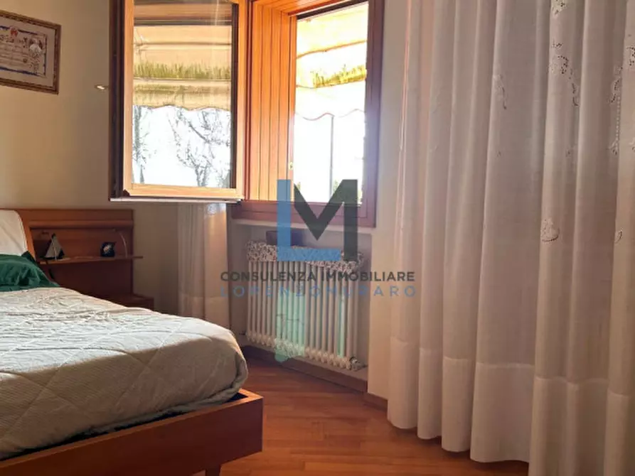 Immagine 13 di Villa in vendita  a Montebelluna