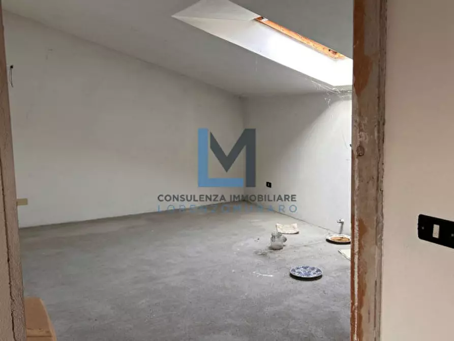 Immagine 15 di Villa in vendita  a Montebelluna