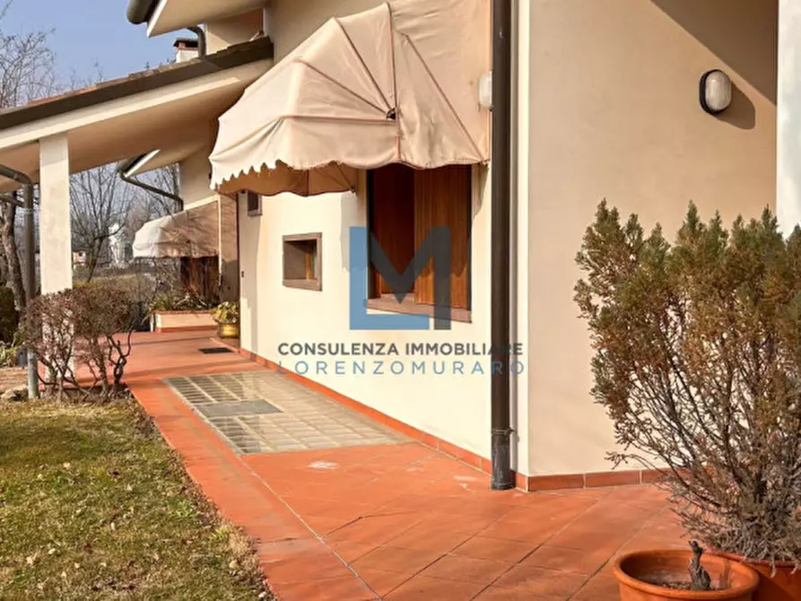 Immagine 17 di Villa in vendita  a Montebelluna
