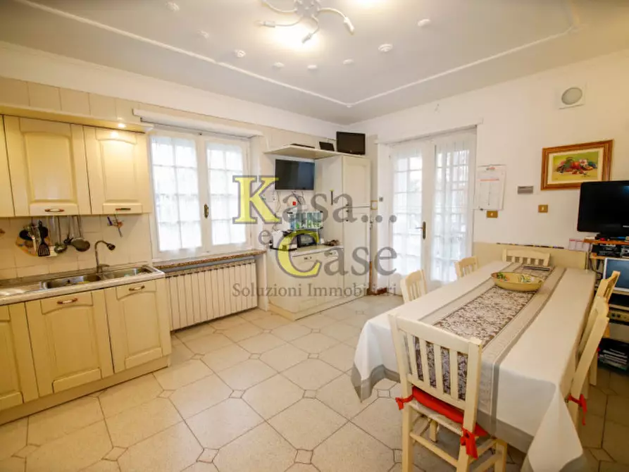 Immagine 8 di Villa in vendita  in Via Roma a San Giusto Canavese