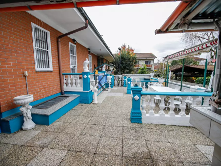 Immagine 8 di Villa in vendita  in Via Roma a San Giusto Canavese