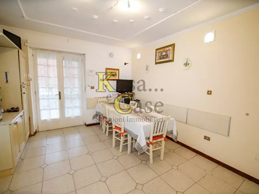 Immagine 9 di Villa in vendita  in Via Roma a San Giusto Canavese