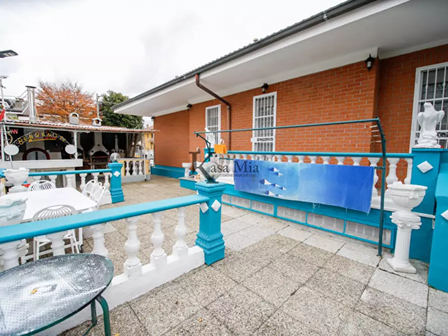 Immagine 11 di Villa in vendita  in Via Roma a San Giusto Canavese