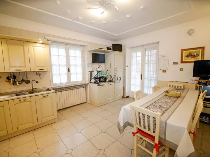 Immagine 41 di Villa in vendita  in Via Roma a San Giusto Canavese