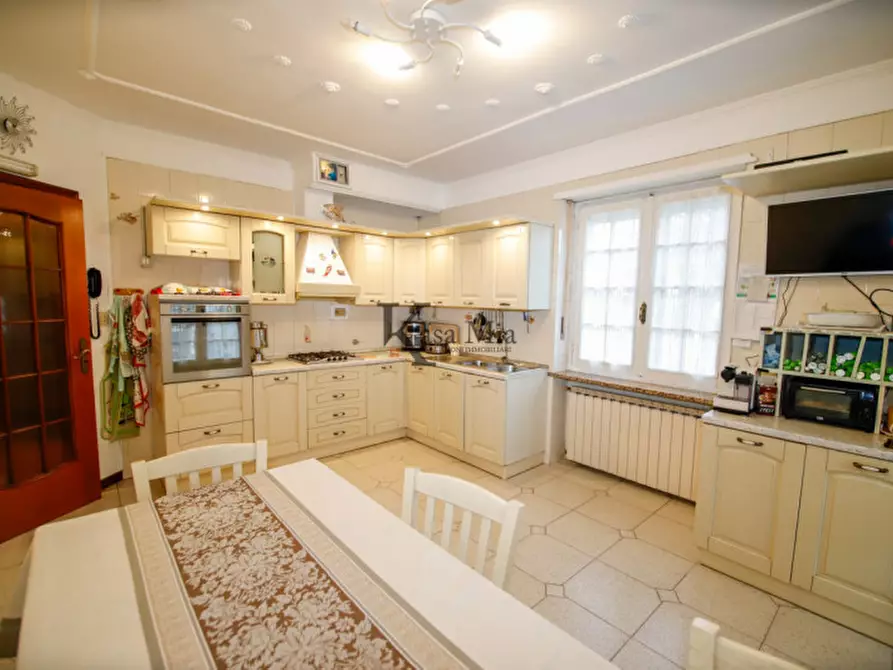 Immagine 42 di Villa in vendita  in Via Roma a San Giusto Canavese