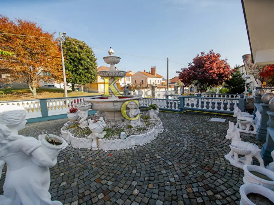 Immagine 48 di Villa in vendita  in Via Roma a San Giusto Canavese