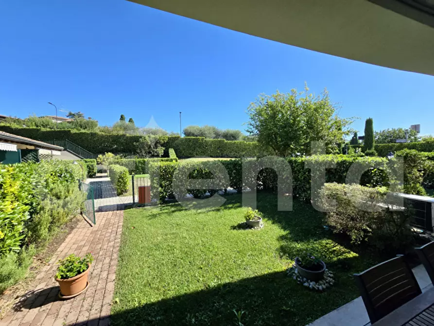 Immagine 8 di Appartamento in vendita  in Via Ri Fiochel 77 a Padenghe Sul Garda