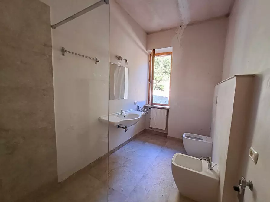 Immagine 8 di Villa in vendita  a Tuoro Sul Trasimeno