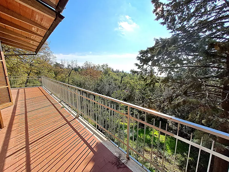 Immagine 12 di Villa in vendita  a Tuoro Sul Trasimeno