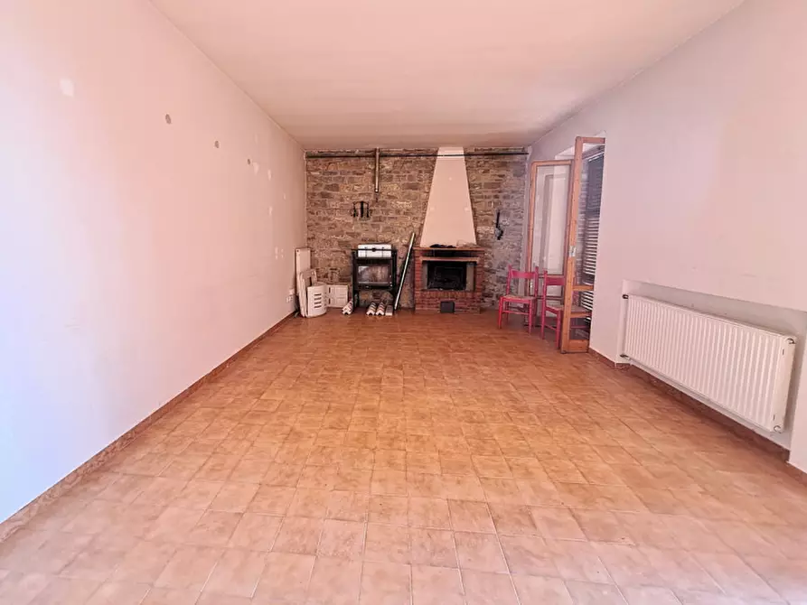 Immagine 14 di Villa in vendita  a Tuoro Sul Trasimeno