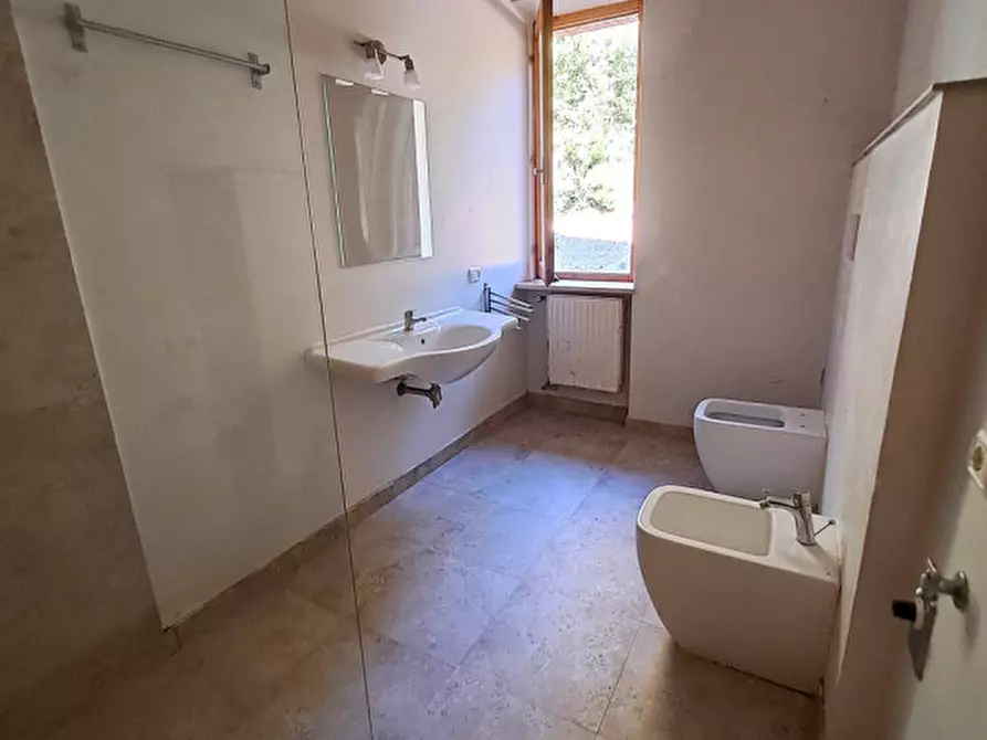 Immagine 17 di Villa in vendita  a Tuoro Sul Trasimeno