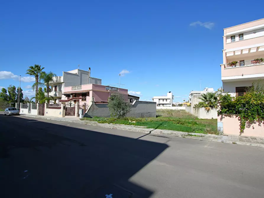 Immagine 3 di Terreno in vendita  in Via Vincent Van Gogh a Sannicola