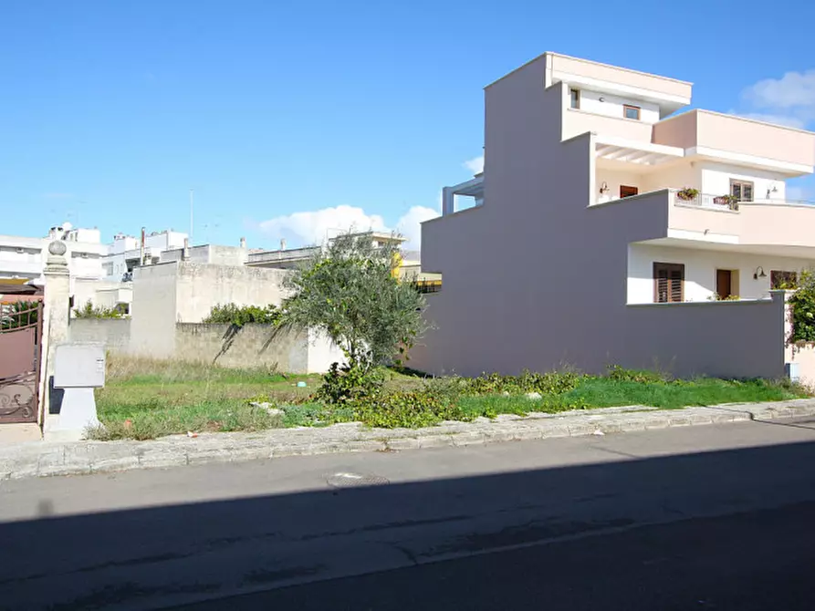 Immagine 4 di Terreno in vendita  in Via Vincent Van Gogh a Sannicola