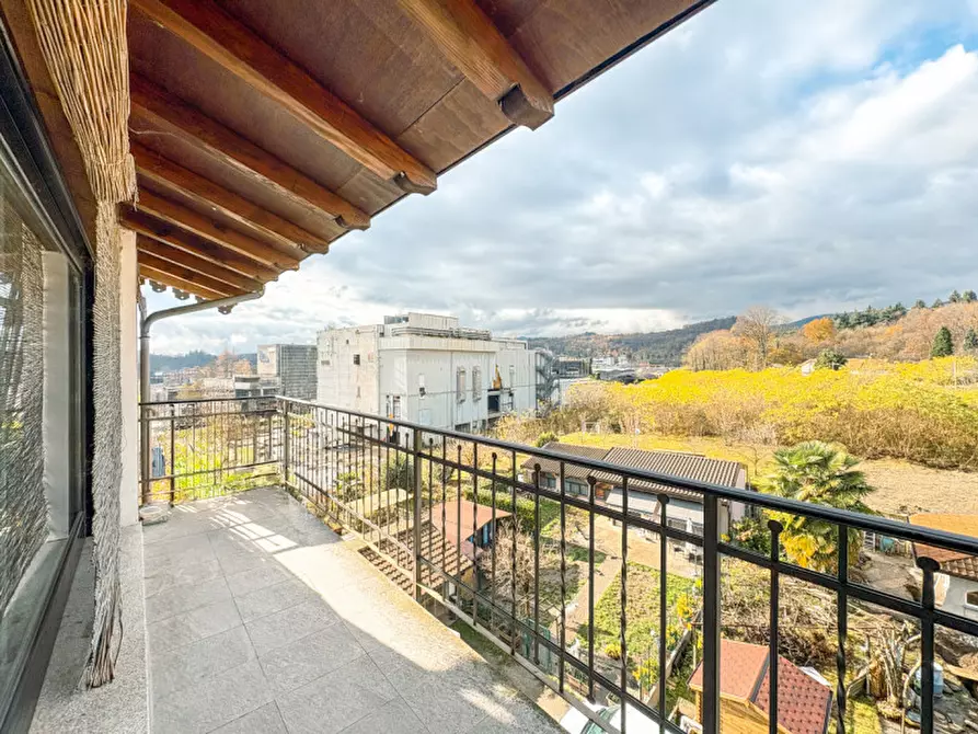 Immagine 2 di Loft/Open space in vendita  in via giuseppe fava 75 a Gozzano