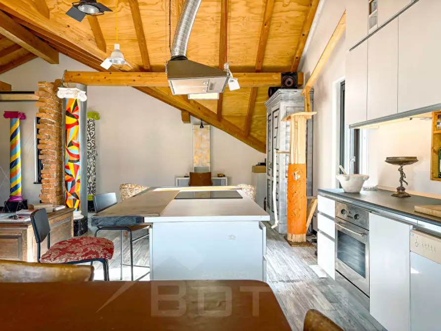 Immagine 12 di Loft/Open space in vendita  in via giuseppe fava 75 a Gozzano