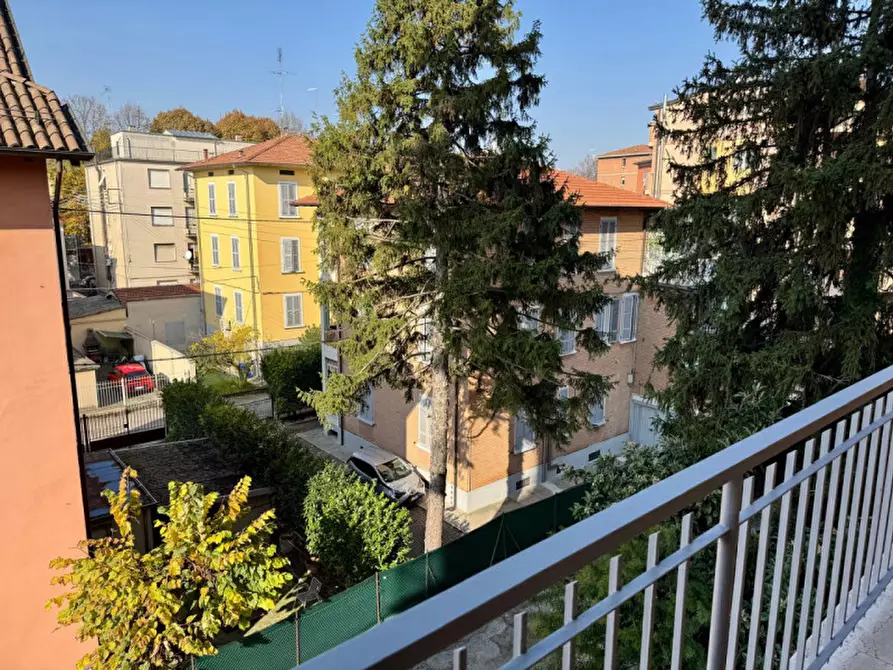 Immagine 1 di Appartamento in vendita  in VIA VOLTURNO a Parma