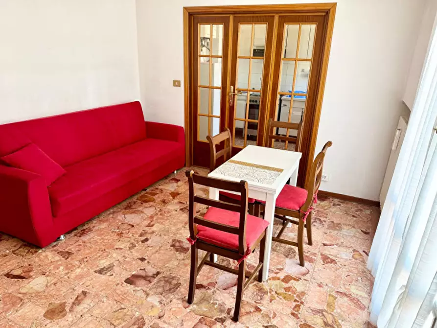 Immagine 5 di Appartamento in vendita  in VIA VOLTURNO a Parma