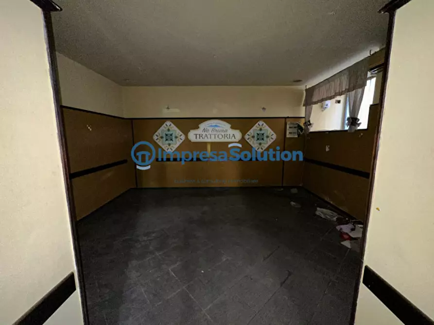 Immagine 10 di Negozio in affitto  in Piazzetta Pietro Giannone a Napoli