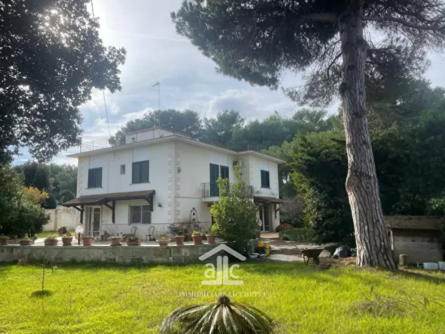 Immagine 1 di Villa in vendita  in via dell'asparigina,8 a Vernole