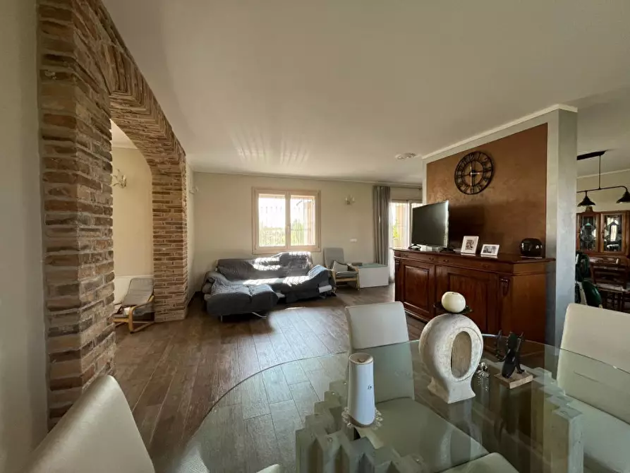 Immagine 2 di Villa in vendita  in Via Mantova Vecchia a Castiglione Delle Stiviere