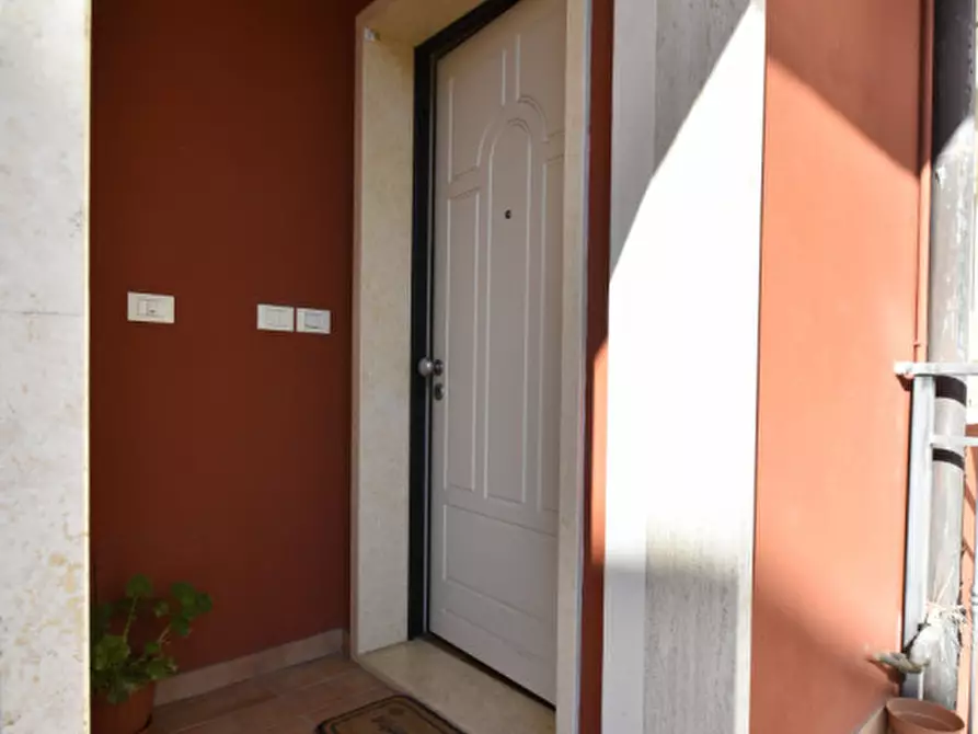 Immagine 6 di Appartamento in vendita  in Corso Giuseppe Mazzini 25 a Bussolengo