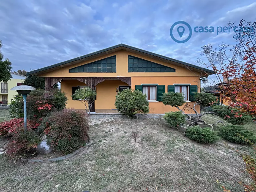 Immagine 1 di Casa indipendente in vendita  a Frassinelle Polesine