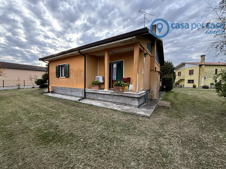 Immagine 4 di Casa indipendente in vendita  a Frassinelle Polesine
