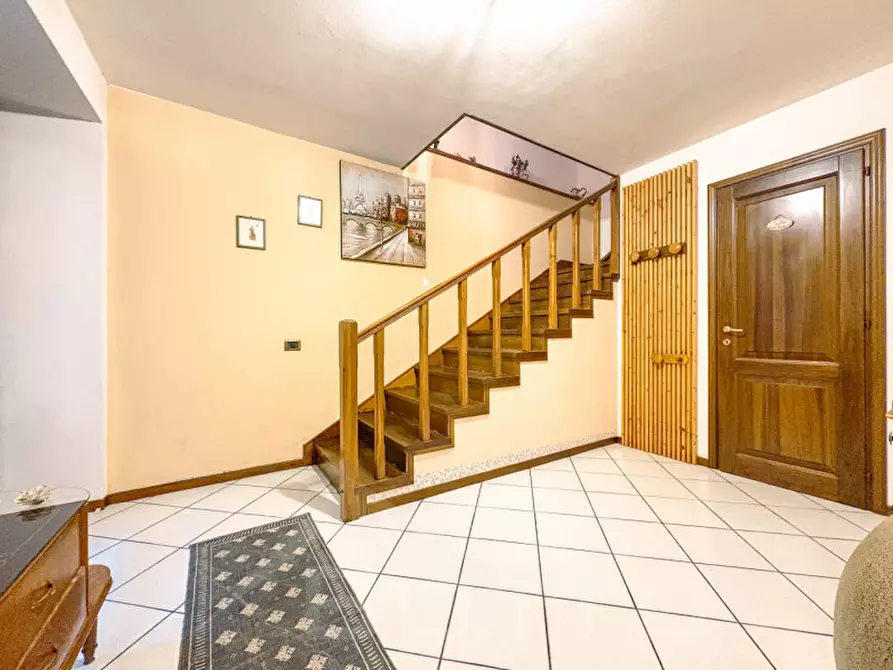 Immagine 8 di Villetta a schiera in vendita  in via regina villa 33 a Gozzano