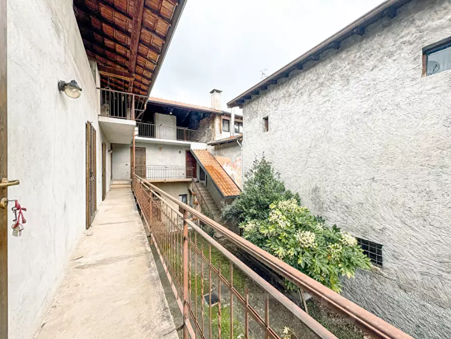 Immagine 18 di Villetta a schiera in vendita  in via regina villa 33 a Gozzano