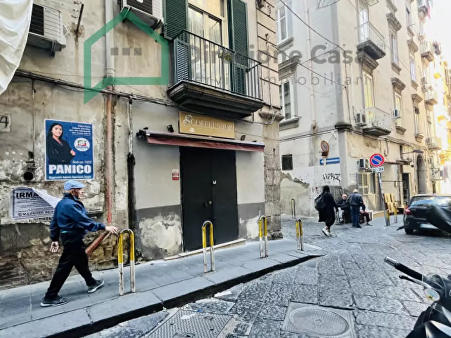 Immagine 4 di Negozio in affitto  in VIA MATERDEI a Napoli