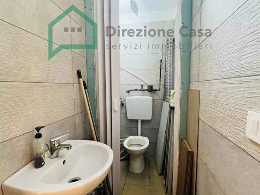 Immagine 5 di Negozio in affitto  in VIA MATERDEI a Napoli