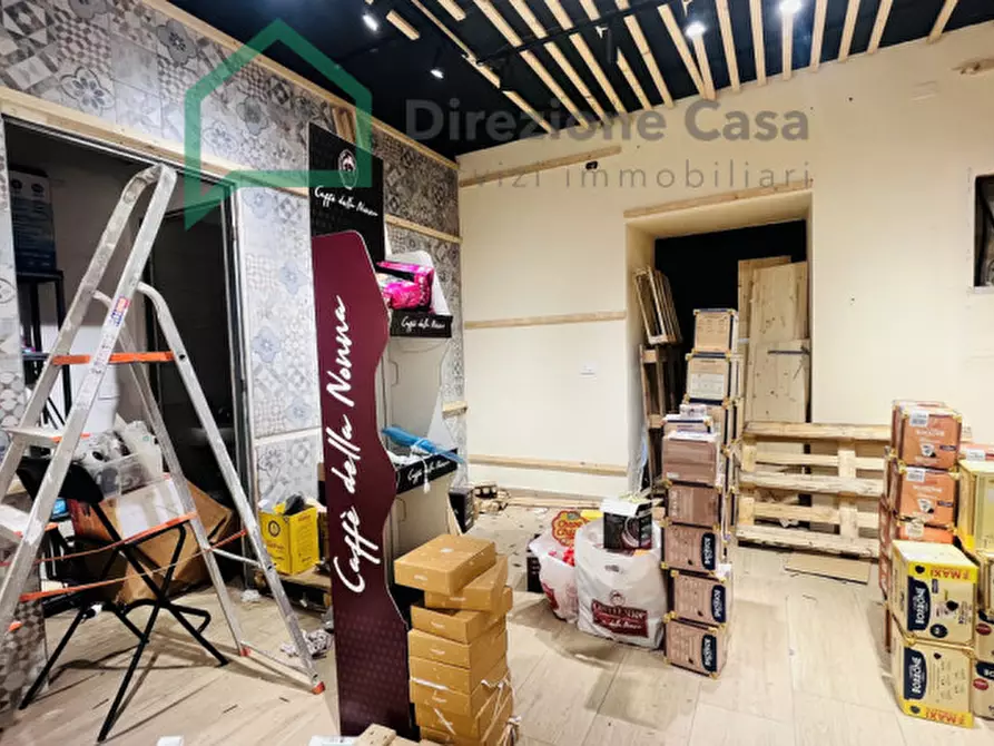 Immagine 7 di Negozio in affitto  in VIA MATERDEI a Napoli