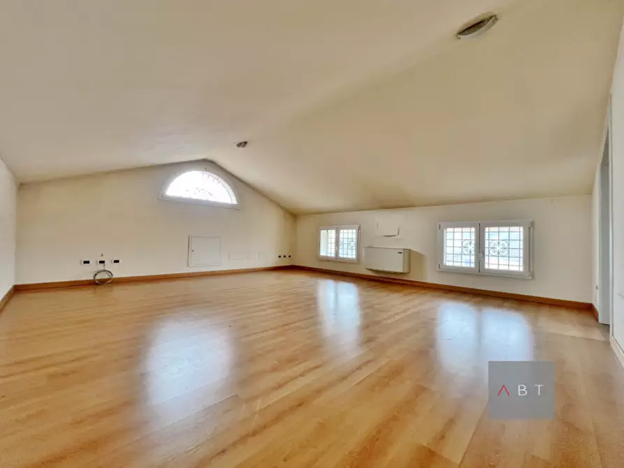 Immagine 18 di Casa trifamiliare in vendita  a Padova