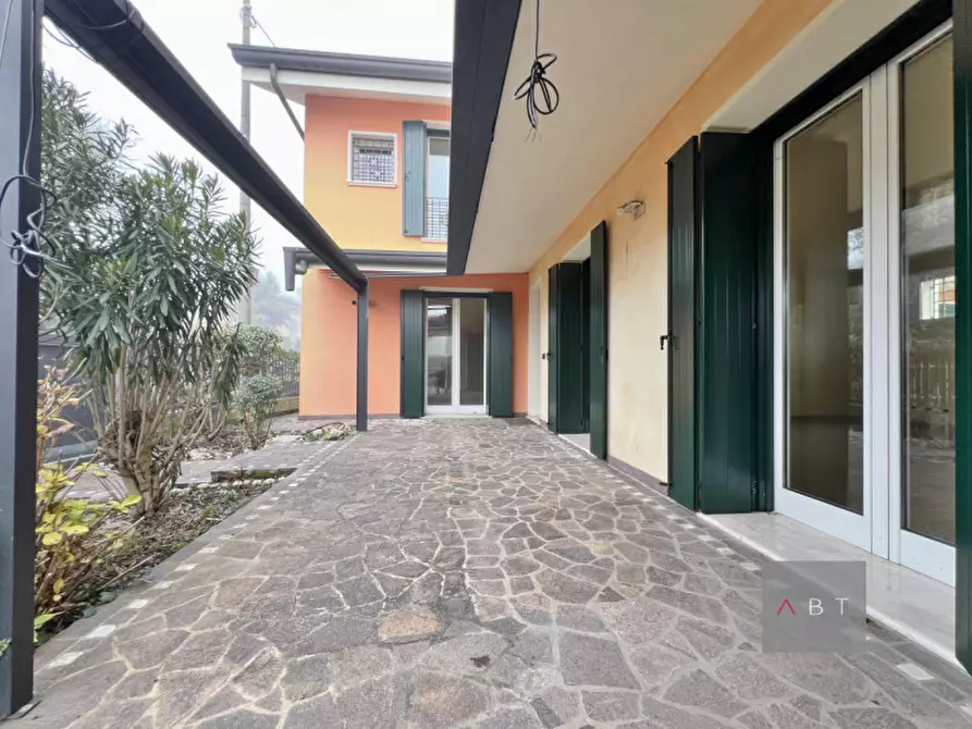 Immagine 26 di Casa trifamiliare in vendita  a Padova